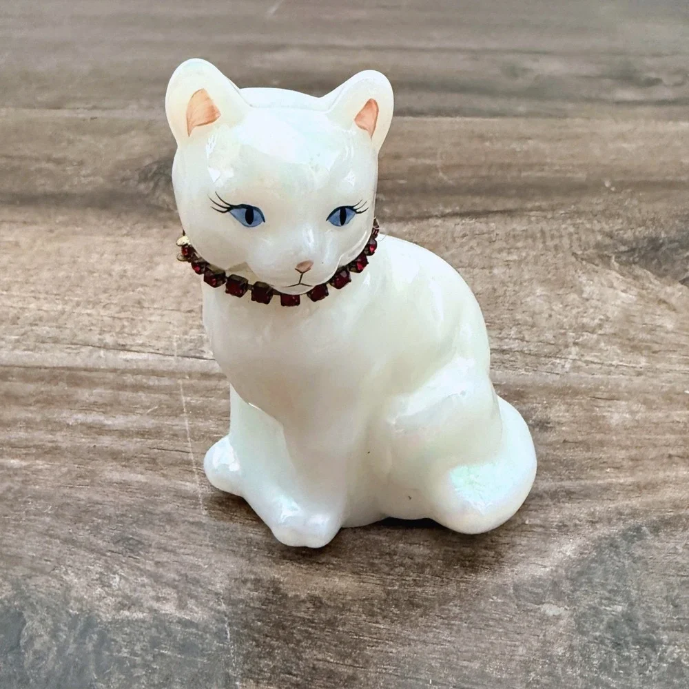 Fenton Vintage Calendar Cat Opalescent Glass Red Rhinestone Collar Figurine, OS
